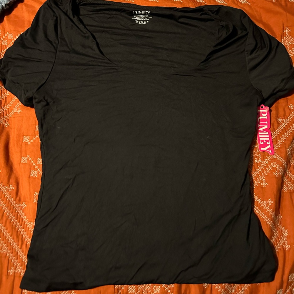 Pumiey Seamless L Shirt 
New with tags